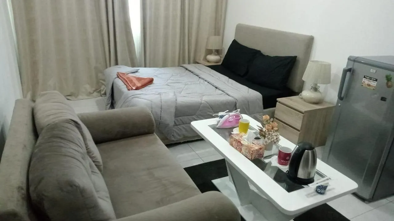 Abu Dhabi Centre - Unique Room Hostel Abu Dhabi